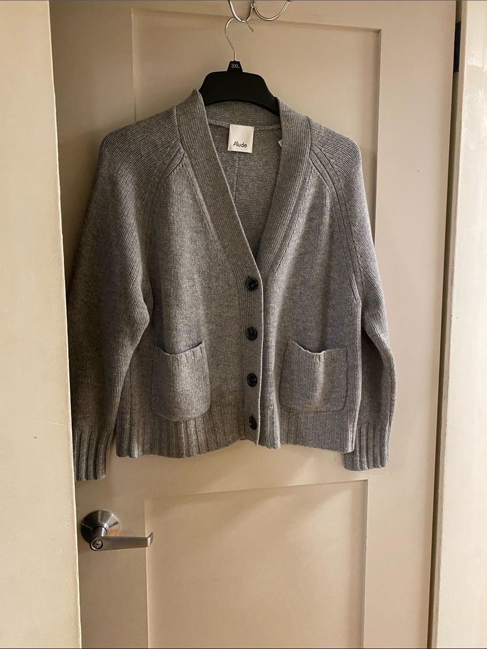 Alude Women's Grey Button-Front V-Neck Pocket Cardigan